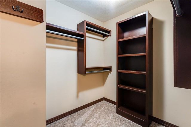 2214 S Limuel Ct, Wichita, KS 67235