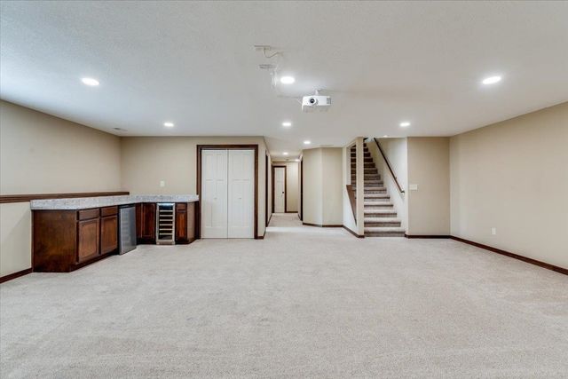 2214 S Limuel Ct, Wichita, KS 67235