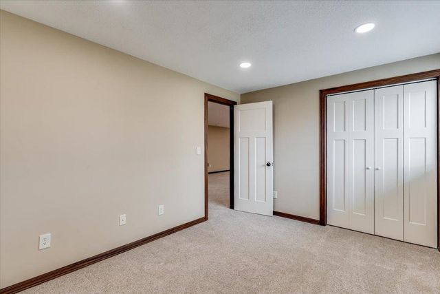 2214 S Limuel Ct, Wichita, KS 67235