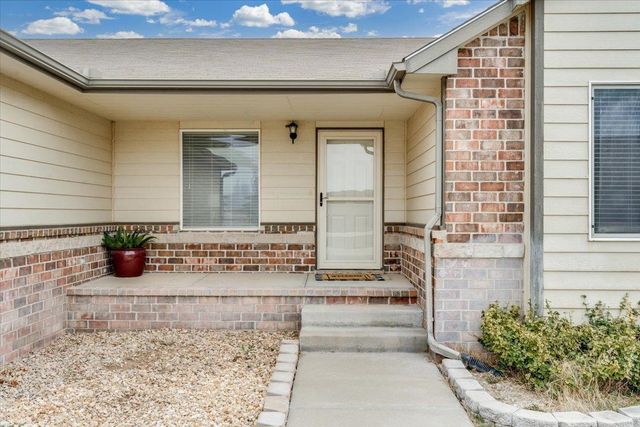 2214 S Limuel Ct, Wichita, KS 67235