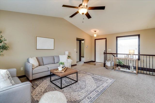 2214 S Limuel Ct, Wichita, KS 67235