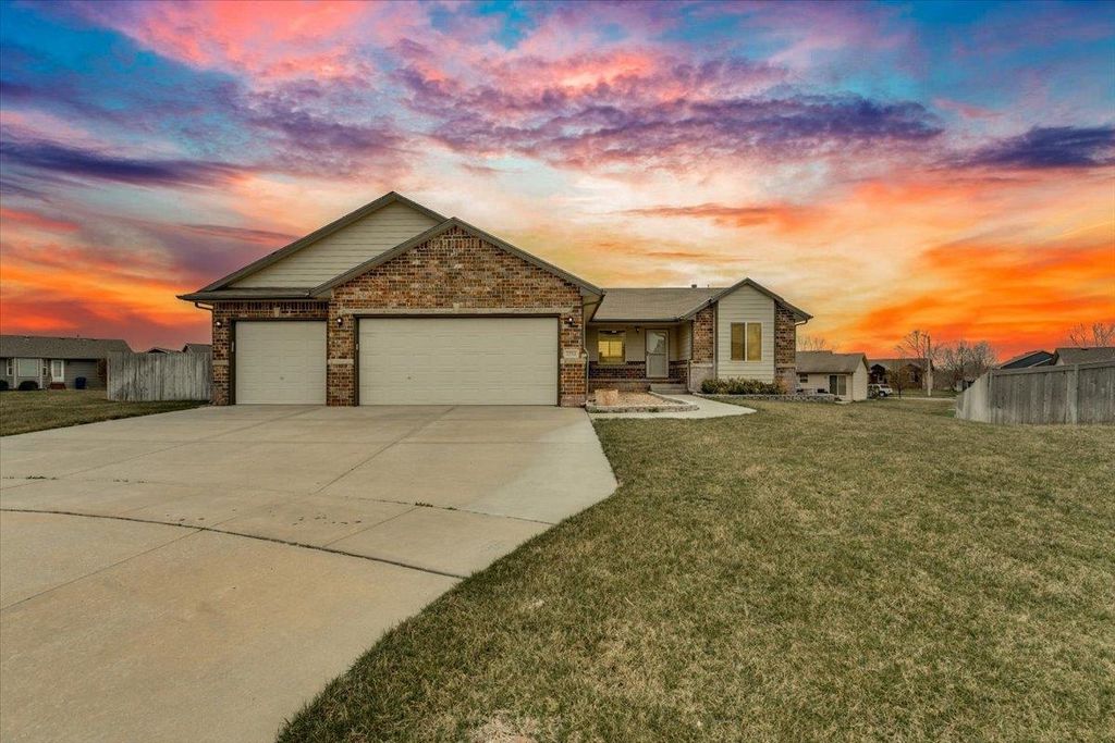 2214 S Limuel Ct, Wichita, KS 67235