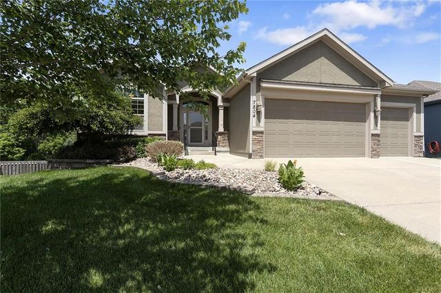 7804 N Walrond Avenue, Kansas City, MO 64119