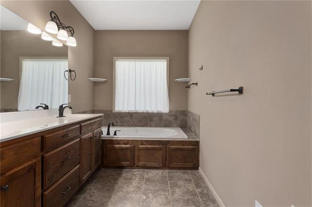 7804 N Walrond Avenue, Kansas City, MO 64119