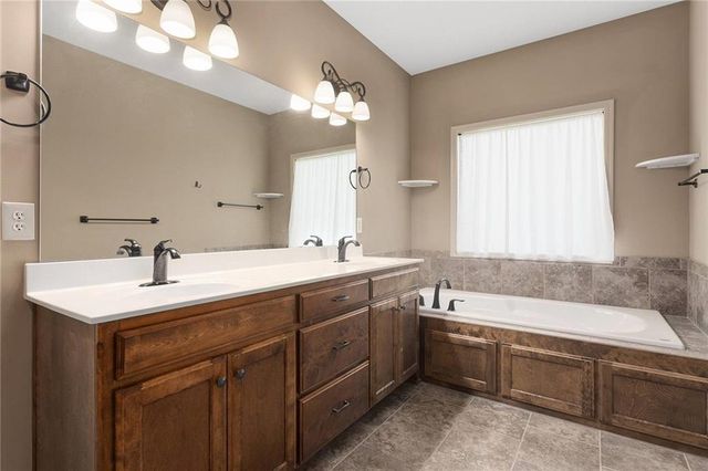 7804 N Walrond Avenue, Kansas City, MO 64119
