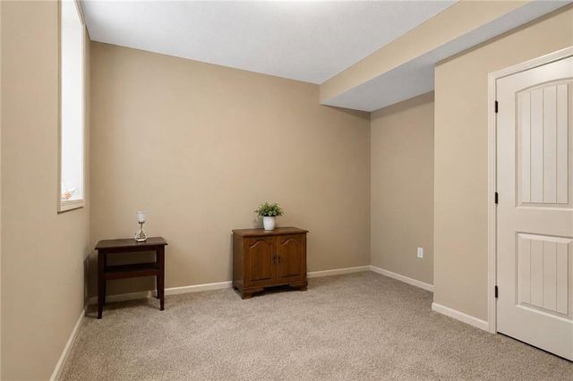 7804 N Walrond Avenue, Kansas City, MO 64119