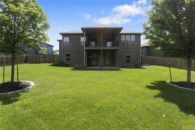 7804 N Walrond Avenue, Kansas City, MO 64119