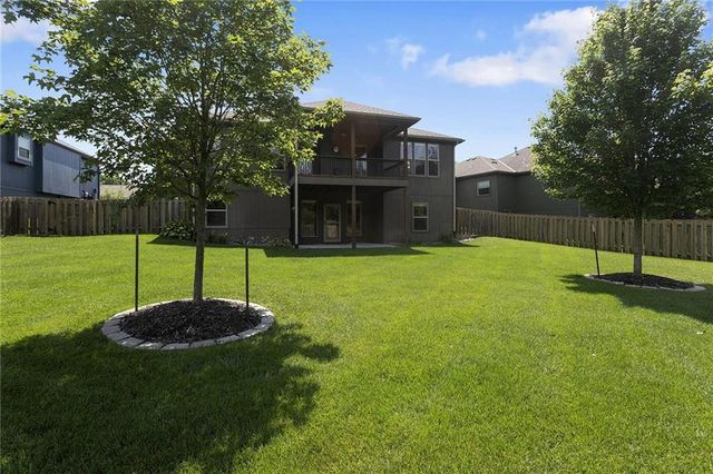 7804 N Walrond Avenue, Kansas City, MO 64119