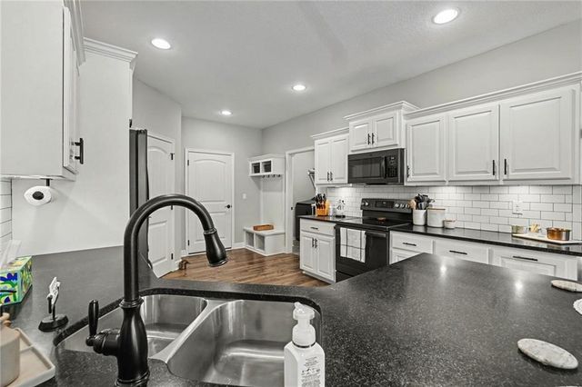 10931 N Bristol Avenue, Kansas City, MO 64156