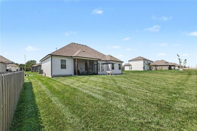 10931 N Bristol Avenue, Kansas City, MO 64156