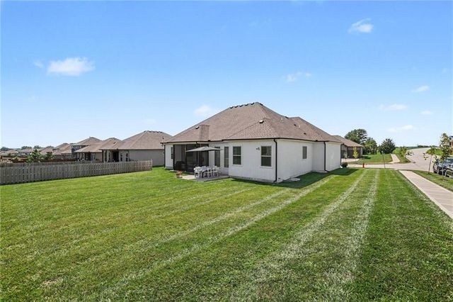 10931 N Bristol Avenue, Kansas City, MO 64156