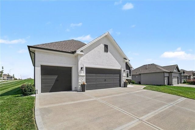 10931 N Bristol Avenue, Kansas City, MO 64156