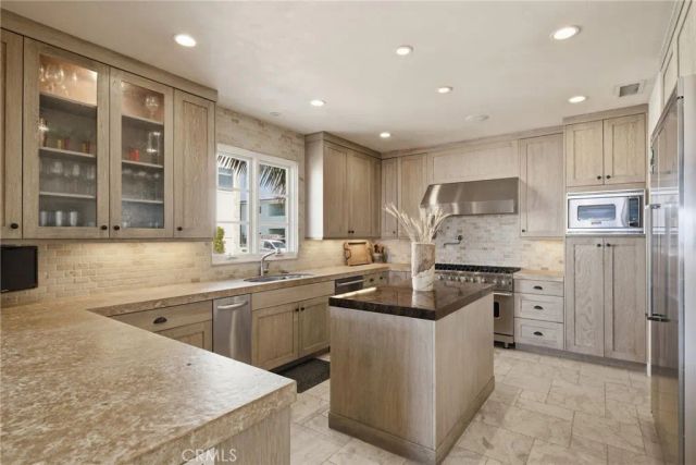 3715 Seashore Drive, Newport Beach, CA 92663