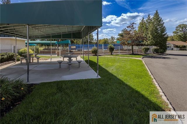 30 Larch Plaza 30A, Monroe, NJ 08831