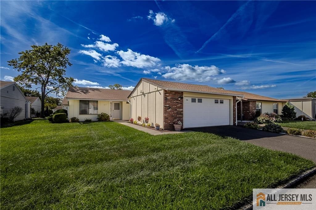 30 Larch Plaza 30A, Monroe, NJ 08831