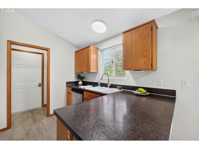 13670 Se BUSH St, Portland, OR 97236