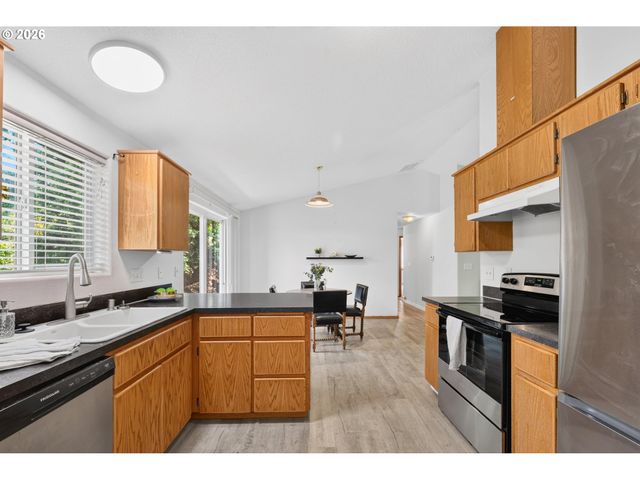 13670 Se BUSH St, Portland, OR 97236