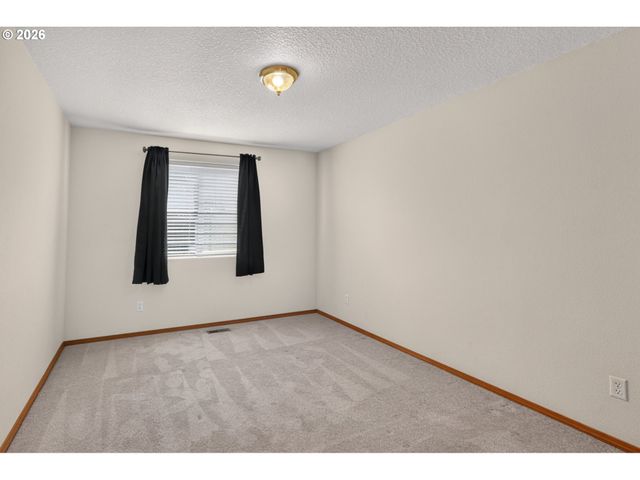 13670 Se BUSH St, Portland, OR 97236