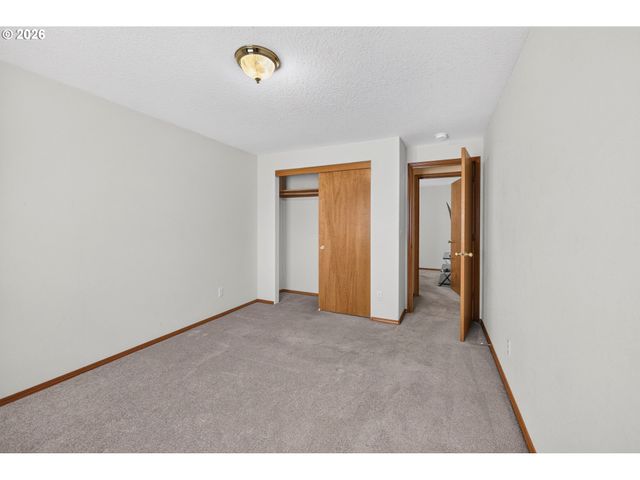 13670 Se BUSH St, Portland, OR 97236