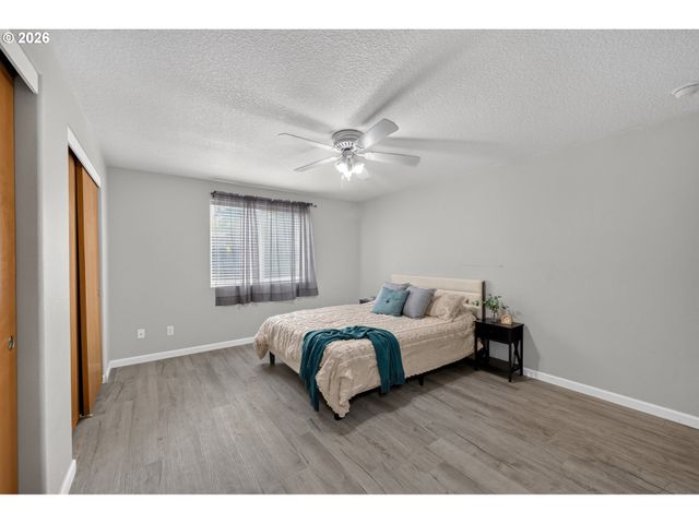 13670 Se BUSH St, Portland, OR 97236