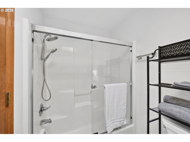 13670 Se BUSH St, Portland, OR 97236
