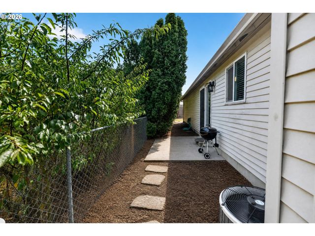 13670 Se BUSH St, Portland, OR 97236