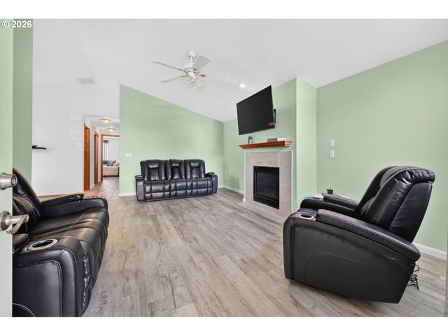 13670 Se BUSH St, Portland, OR 97236