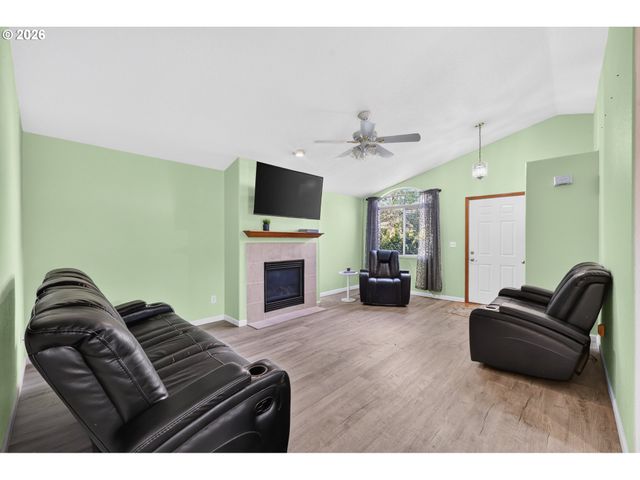 13670 Se BUSH St, Portland, OR 97236