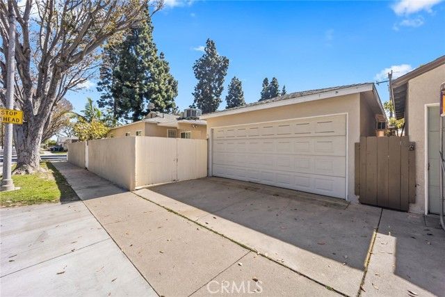 3973 Knoxville, Long Beach, CA 90808