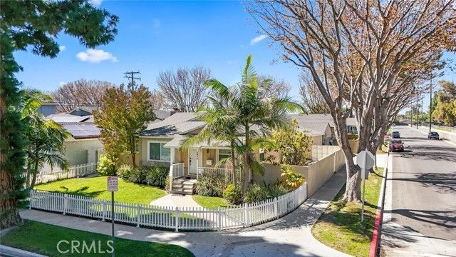 3973 Knoxville, Long Beach, CA 90808
