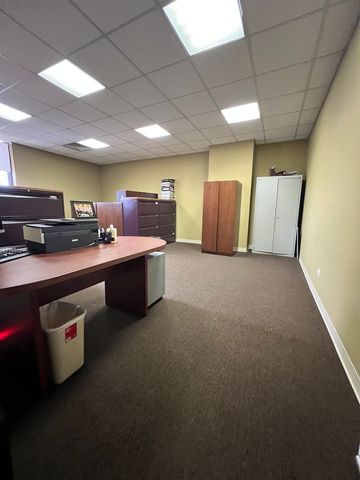 5814 W Cermak Road, Cicero, IL 60804