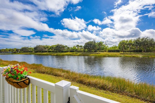 5580 NW Pine Trail Circle, Port St. Lucie, Port St Lucie, FL 34983