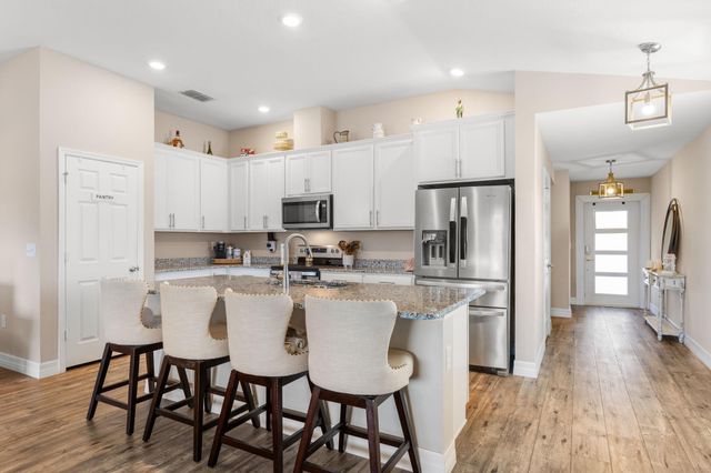 5580 NW Pine Trail Circle, Port St. Lucie, Port St Lucie, FL 34983