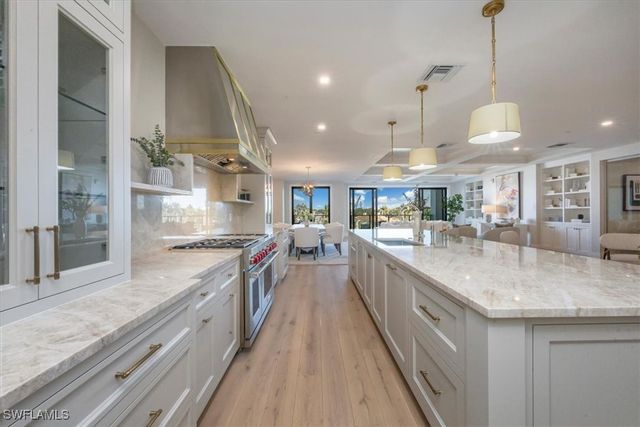 1820 Gulf Shore BLVD N 402-403, Naples, FL 34102