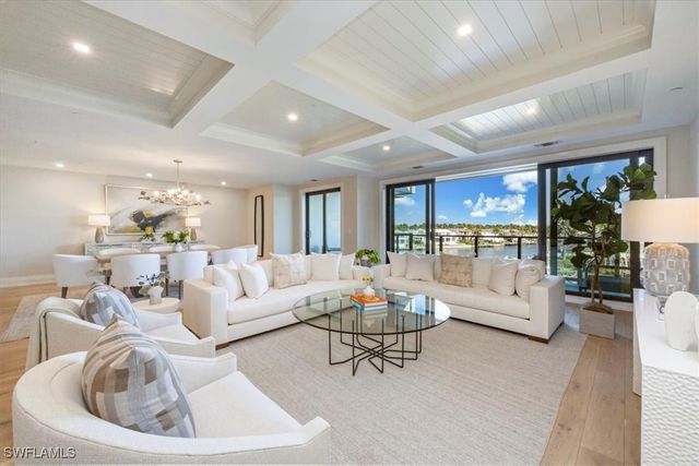 1820 Gulf Shore BLVD N 402-403, Naples, FL 34102