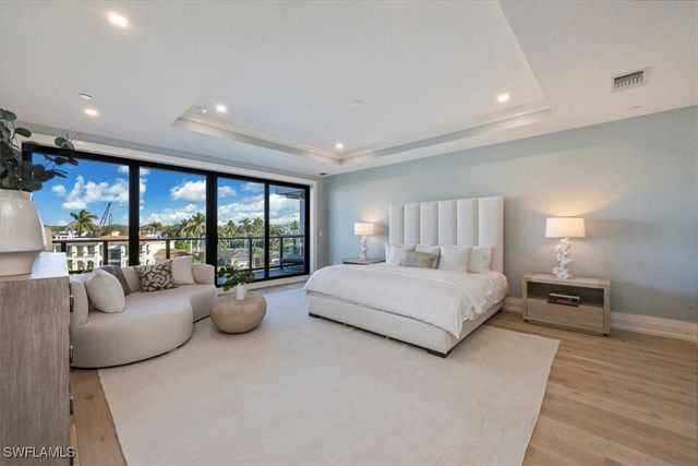 1820 Gulf Shore BLVD N 402-403, Naples, FL 34102