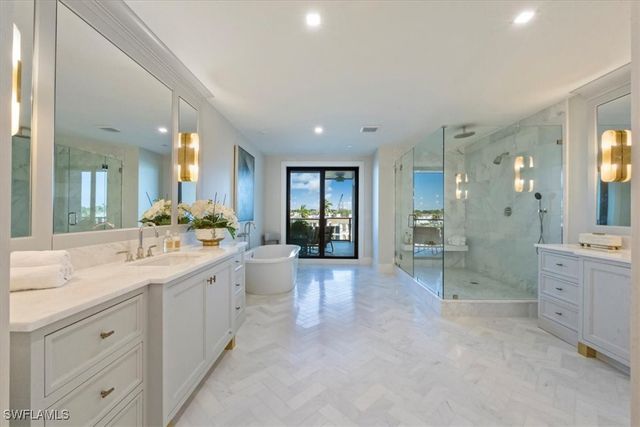 1820 Gulf Shore BLVD N 402-403, Naples, FL 34102