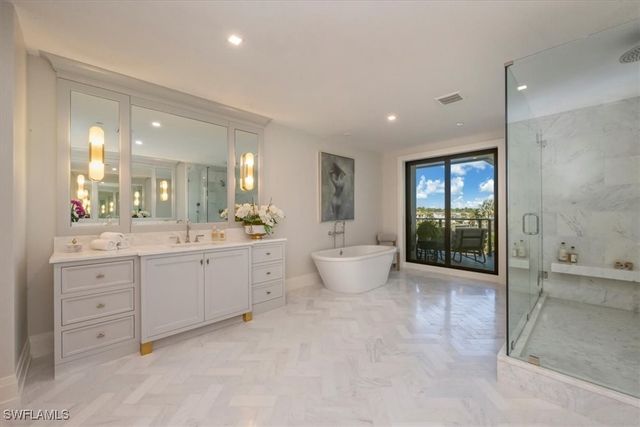 1820 Gulf Shore BLVD N 402-403, Naples, FL 34102