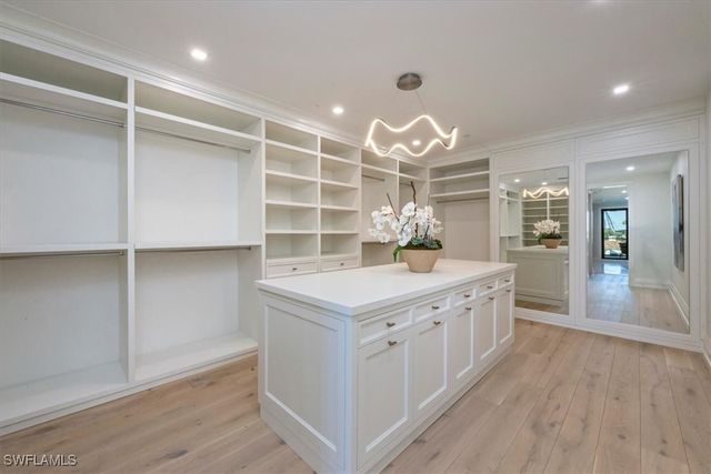 1820 Gulf Shore BLVD N 402-403, Naples, FL 34102