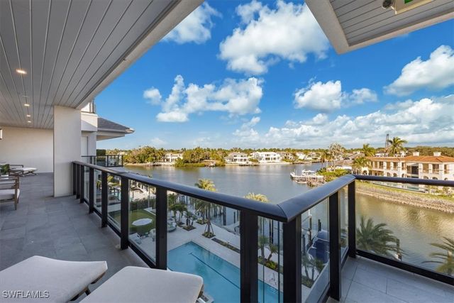 1820 Gulf Shore BLVD N 402-403, Naples, FL 34102