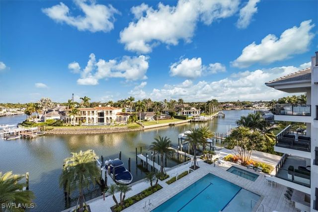 1820 Gulf Shore BLVD N 402-403, Naples, FL 34102