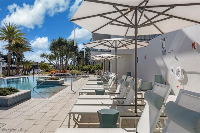 1820 Gulf Shore BLVD N 402-403, Naples, FL 34102