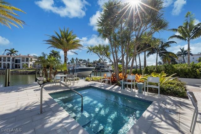 1820 Gulf Shore BLVD N 402-403, Naples, FL 34102