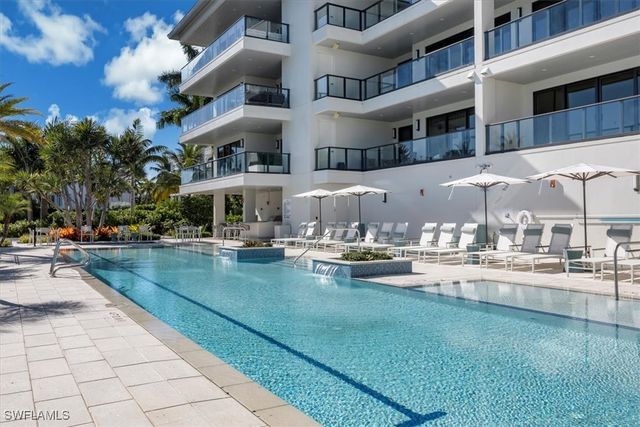 1820 Gulf Shore BLVD N 402-403, Naples, FL 34102