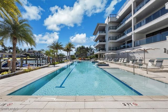 1820 Gulf Shore BLVD N 402-403, Naples, FL 34102