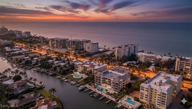 1820 Gulf Shore BLVD N 402-403, Naples, FL 34102