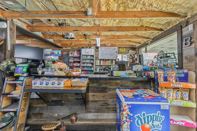 1577 Cheatham Dam Rd, Ashland City, TN 37015