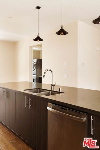 2753 Waverly Drive 1003, Los Angeles, CA 90039
