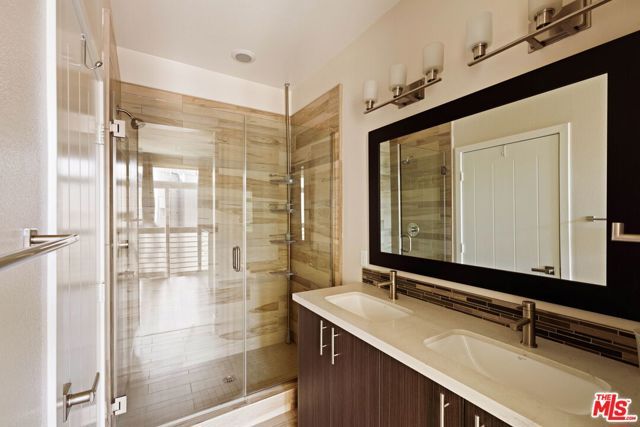 2753 Waverly Drive 1003, Los Angeles, CA 90039