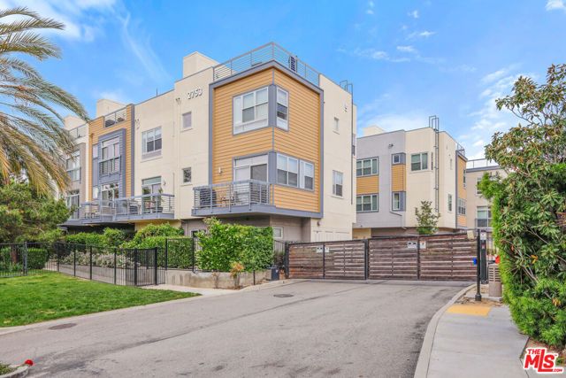 2753 Waverly Drive 1003, Los Angeles, CA 90039